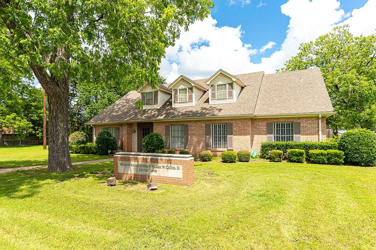 Collins Alumni Center - Austin College