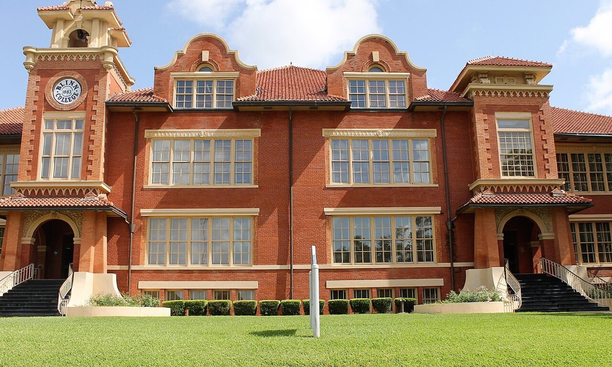 Old Main Building at Blinn College, Brenham, TX IMG
