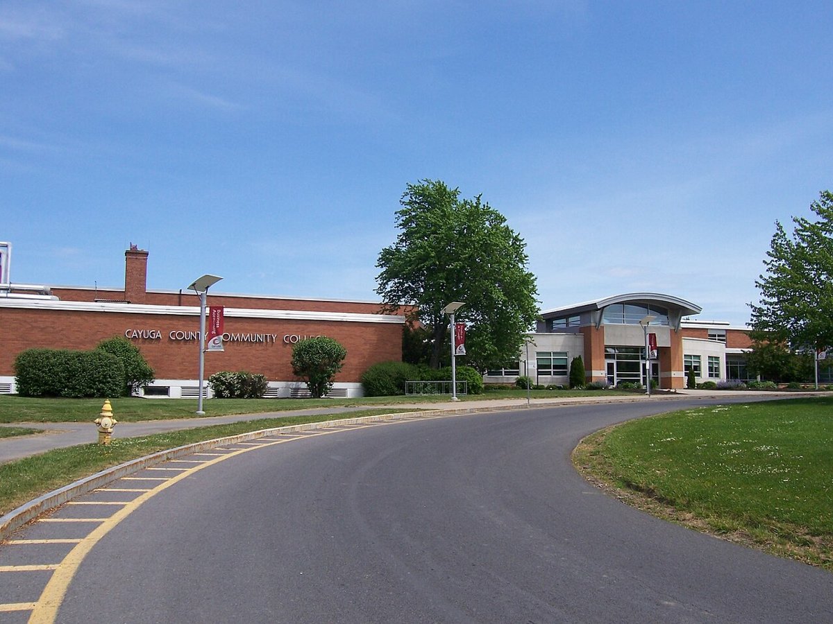 CayugaCountyCommunityCollegeMainEntrance