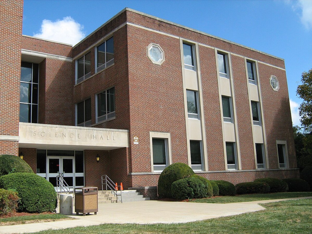 ConcordUniversityScienceHallEntrance