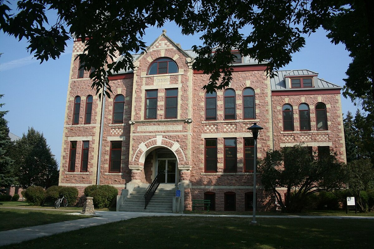 Dsu-east-hall