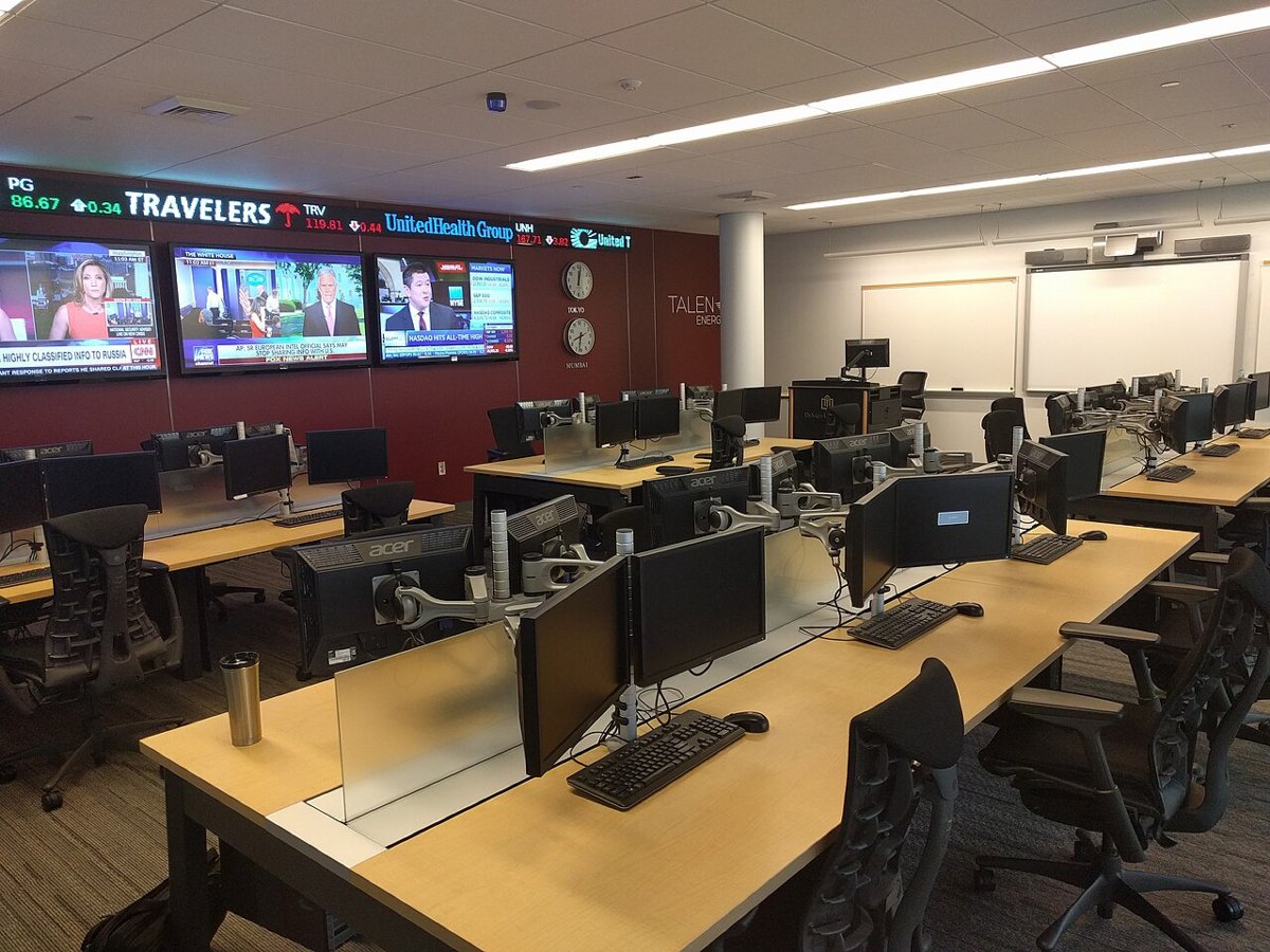 Trading Room in Gambet Center