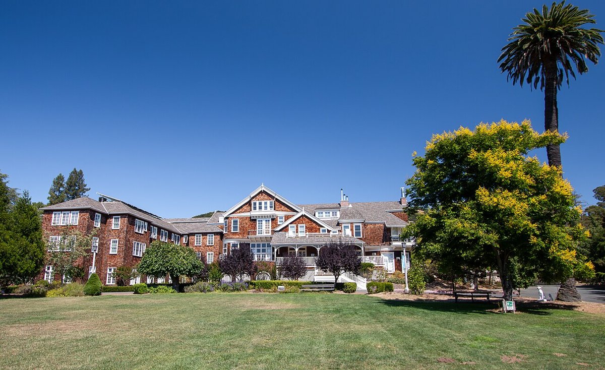 Dominican University of California sign