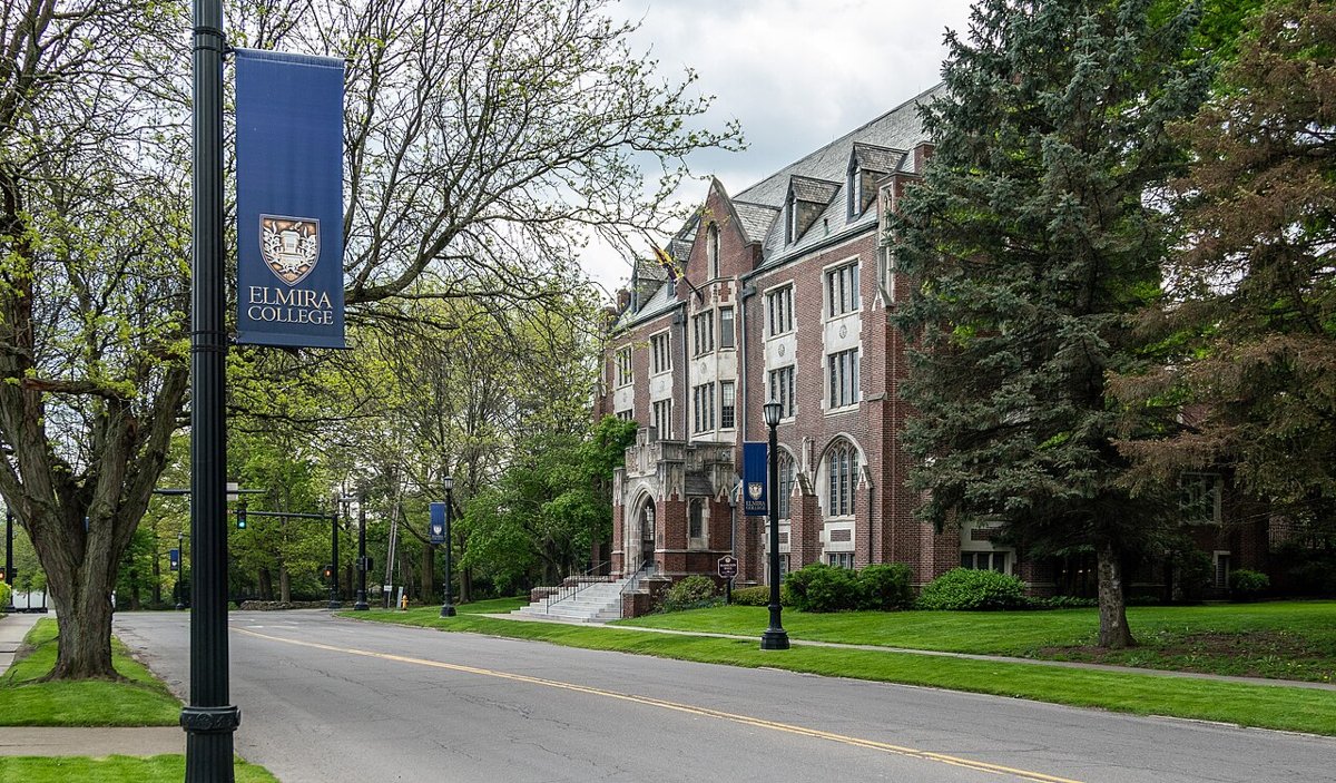Elmira College Cowles Hall panorama