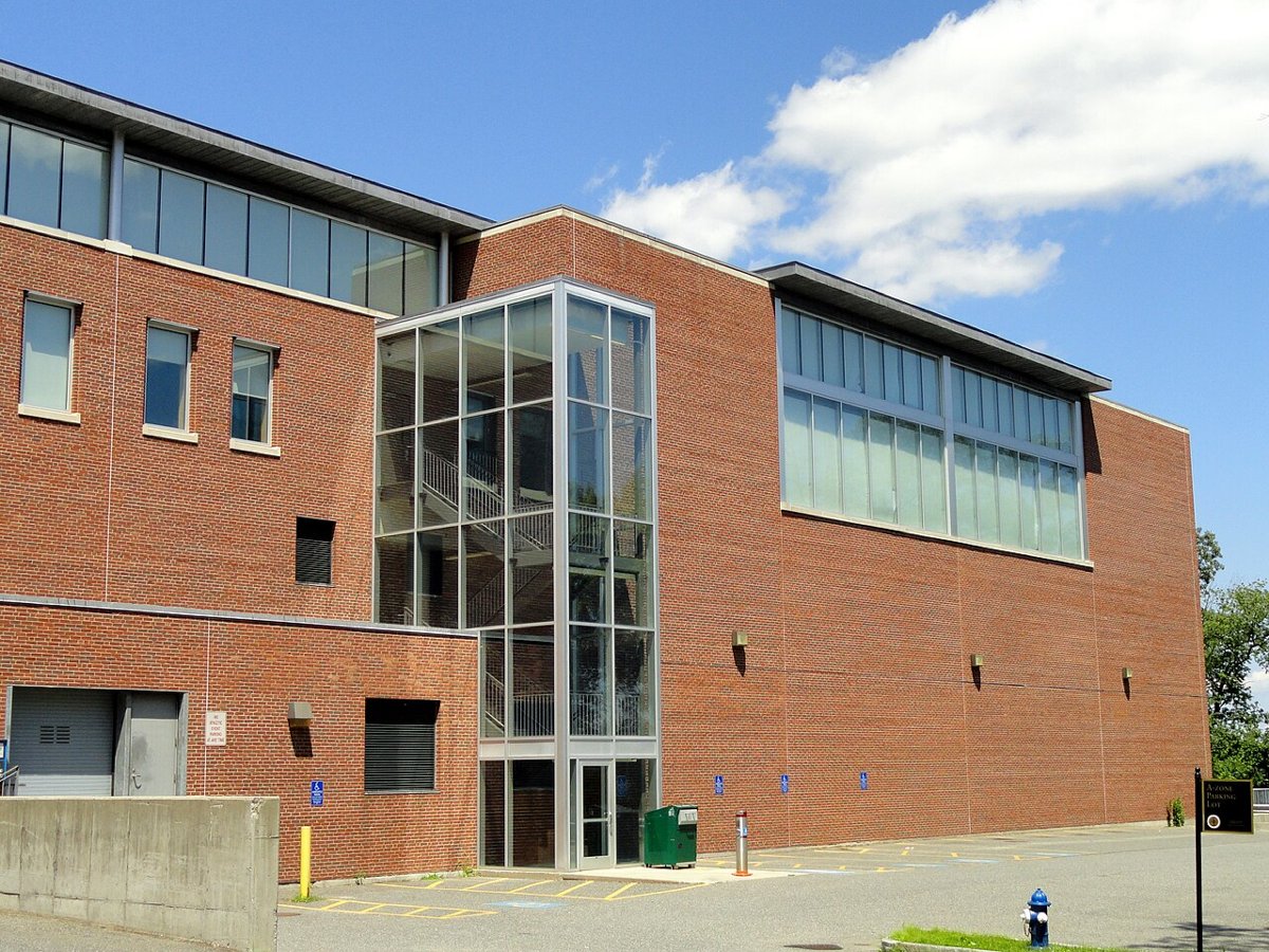 Dwight Hall - Framingham State University - DSC00353