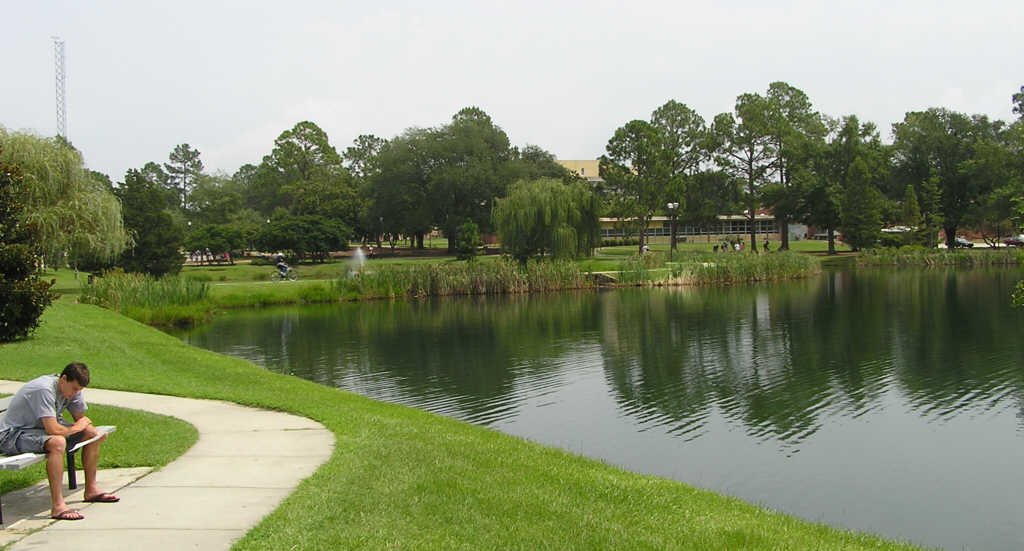 GeorgiaSouthernUniversityBuildersTerraceBellPlaqueSummer2008