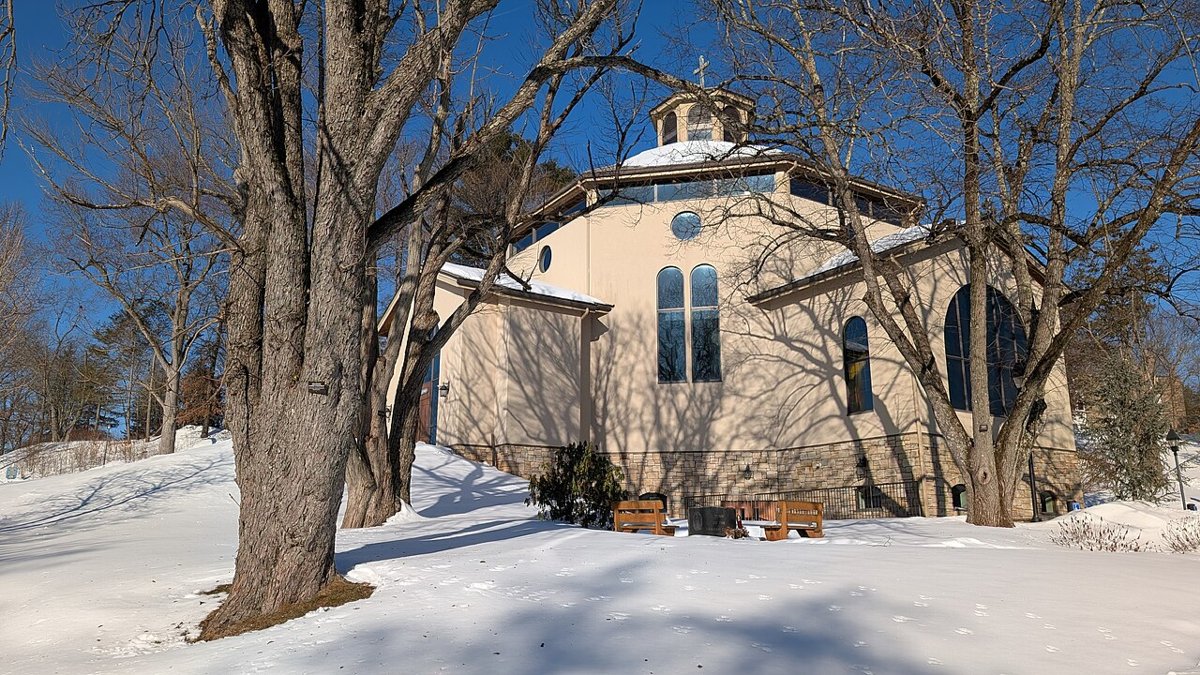 Holy Apostles Chapel outside