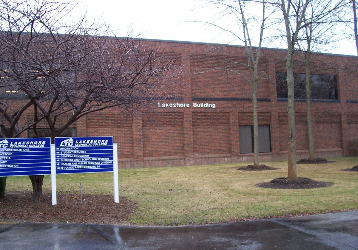 LakeshoreTechnicalCollegeSign