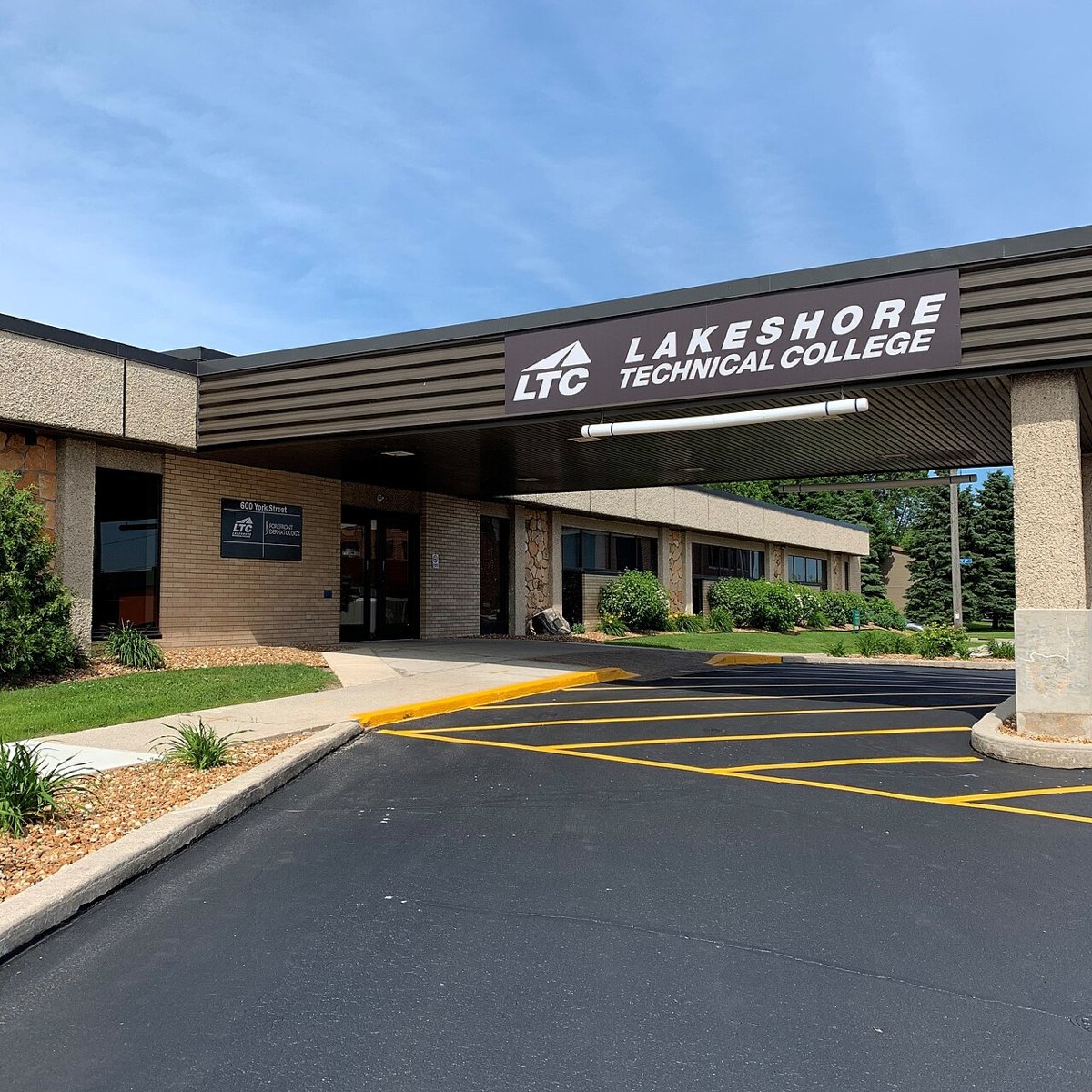 LakeshoreTechLakeshoreBuilding