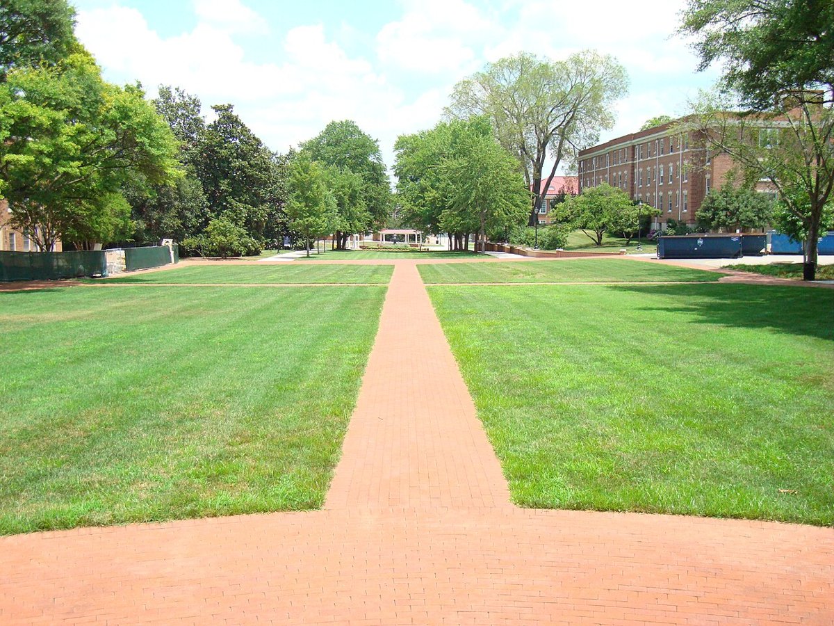 Longwood University - panoramio