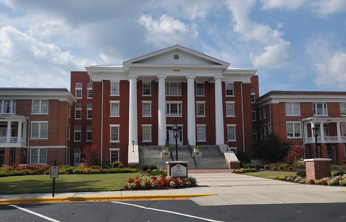 MAIN BUILDING, LOUISBURG COLLEGE, FRANKLIN COUNTY, NC