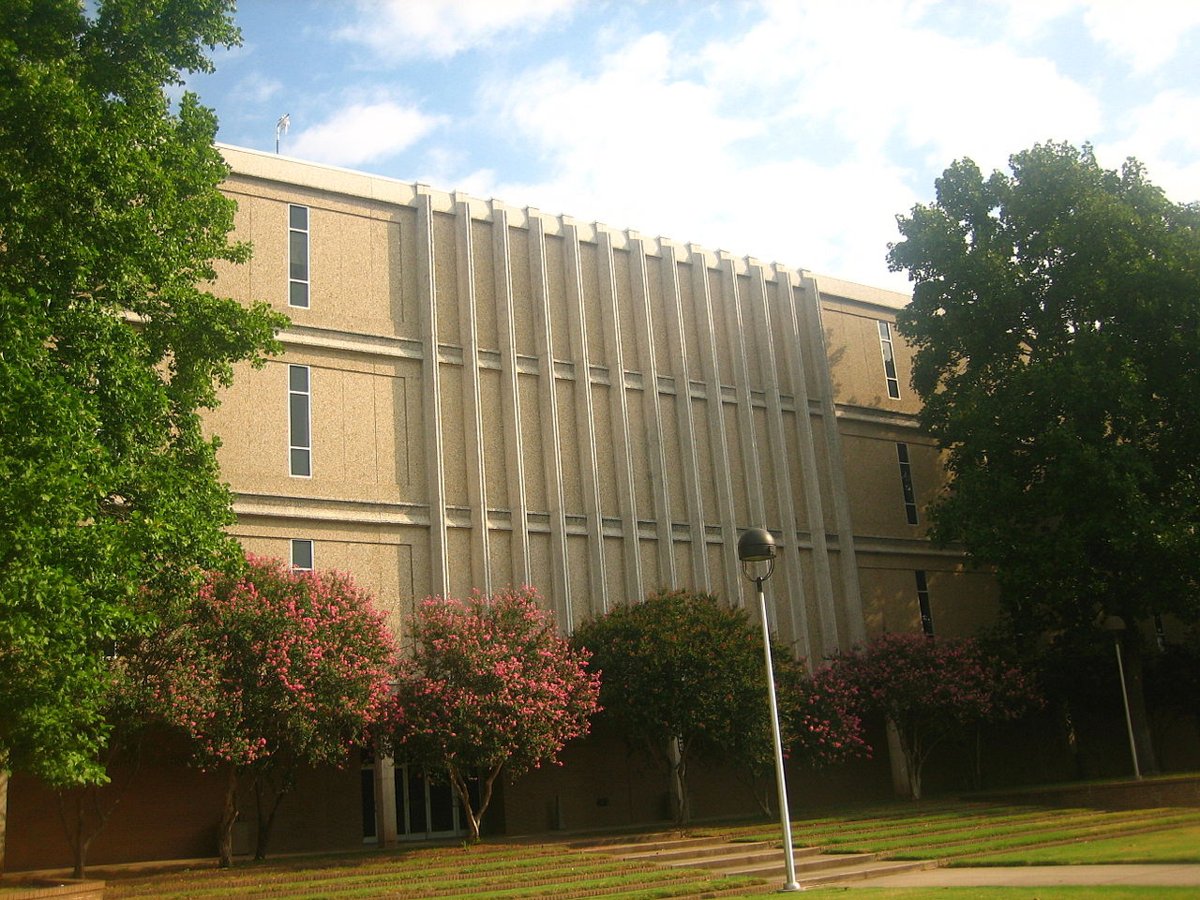 LSU-S building IMG