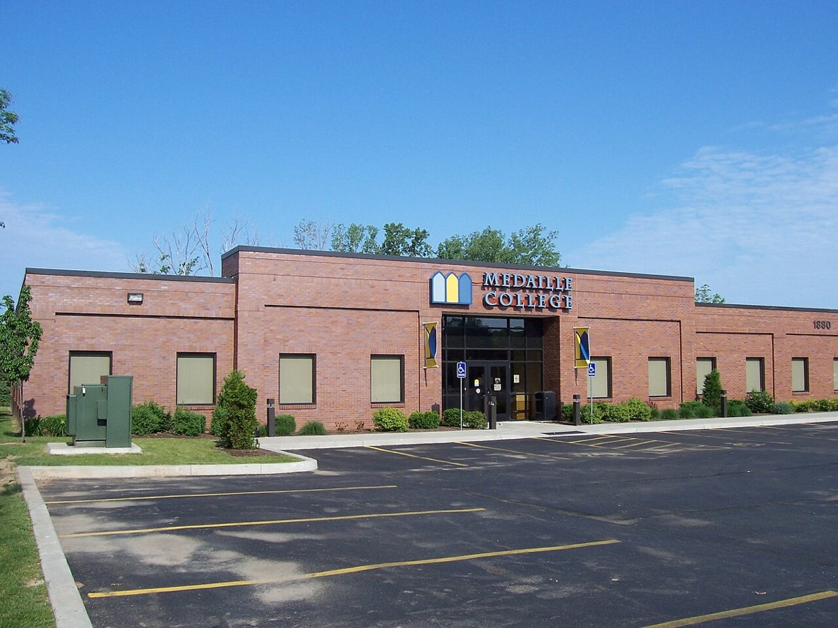 Medaille University campus