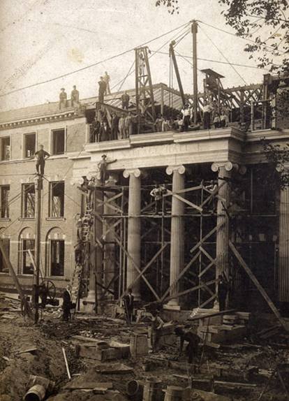 Construction of Wallace Hall, Monmouth College