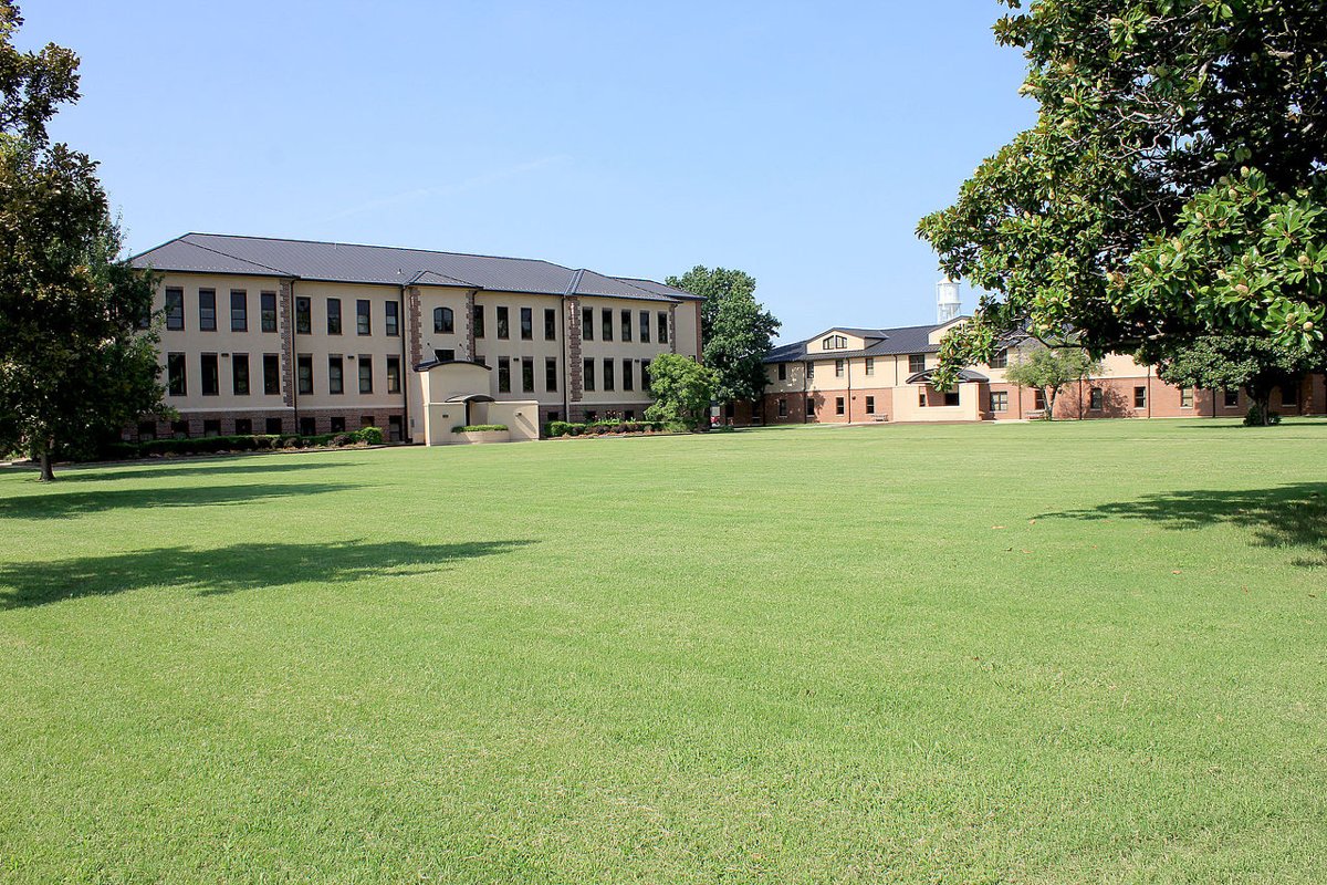 Administration with North Lawn at Murray State College