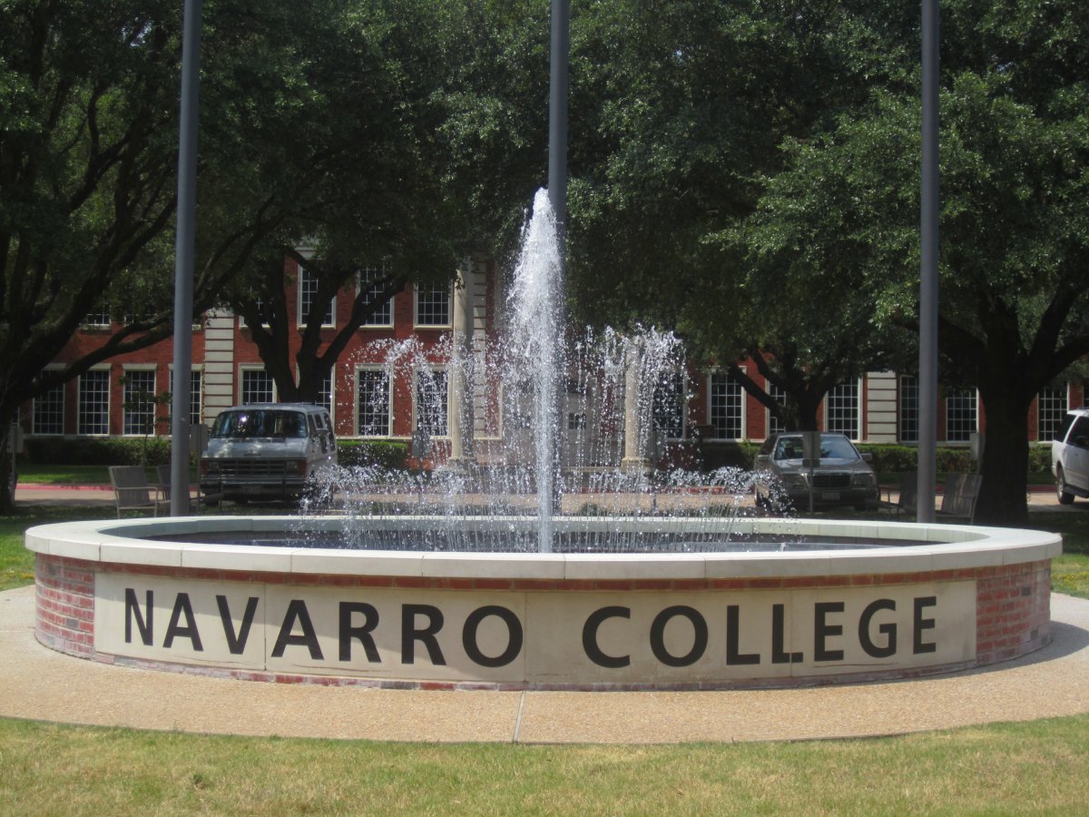 Navarro College sign, Corsicana, TX IMG