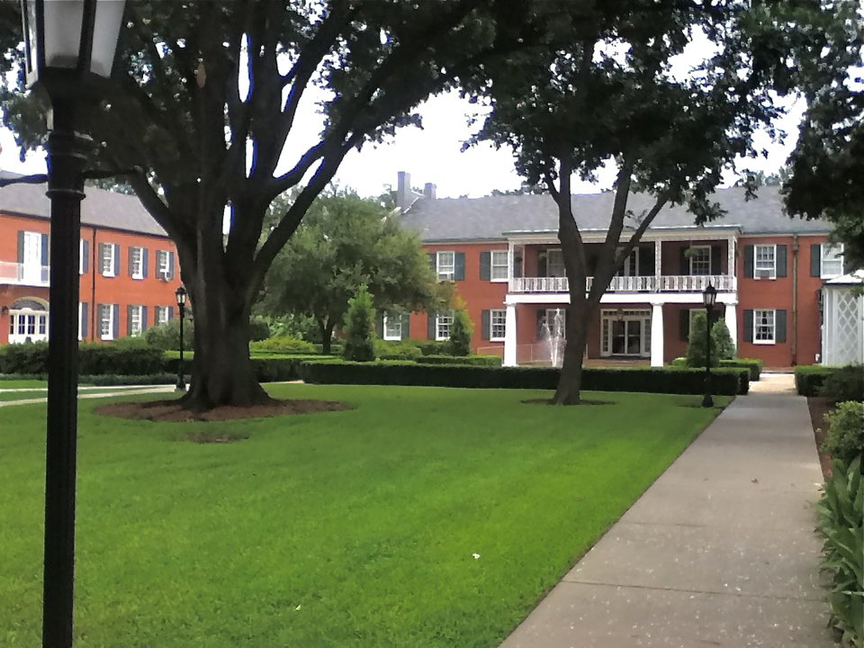 NOBTS courtyard