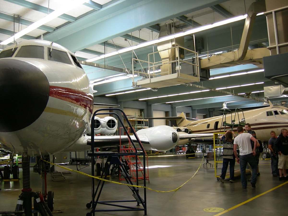 Seattle South CC aircraft maintenance 01