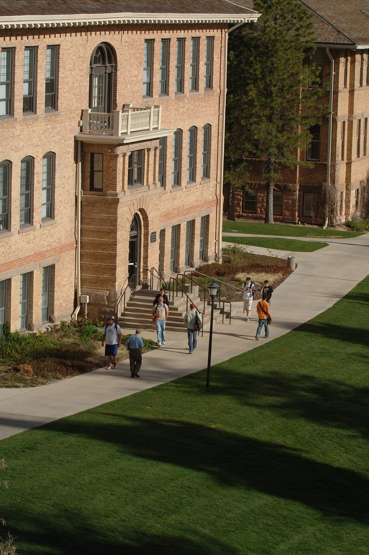 Southern Utah University Main Sign2