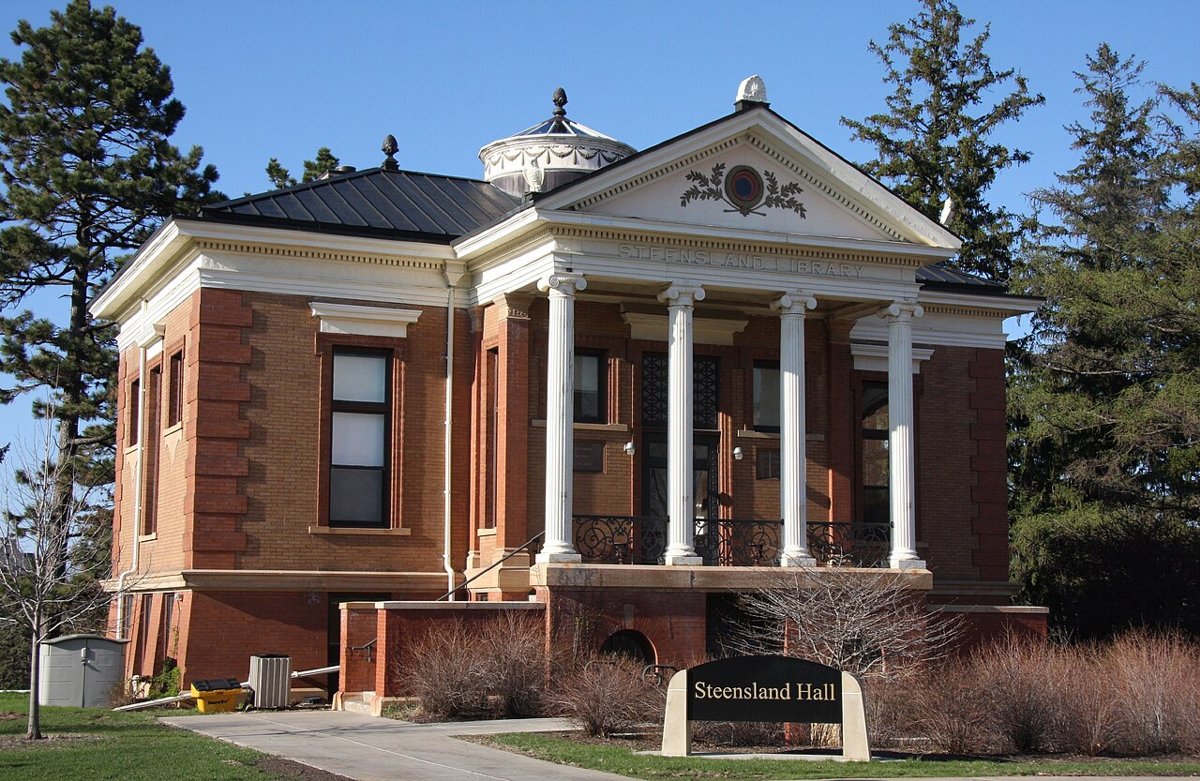 1912windowStOlafNorthfieldMN