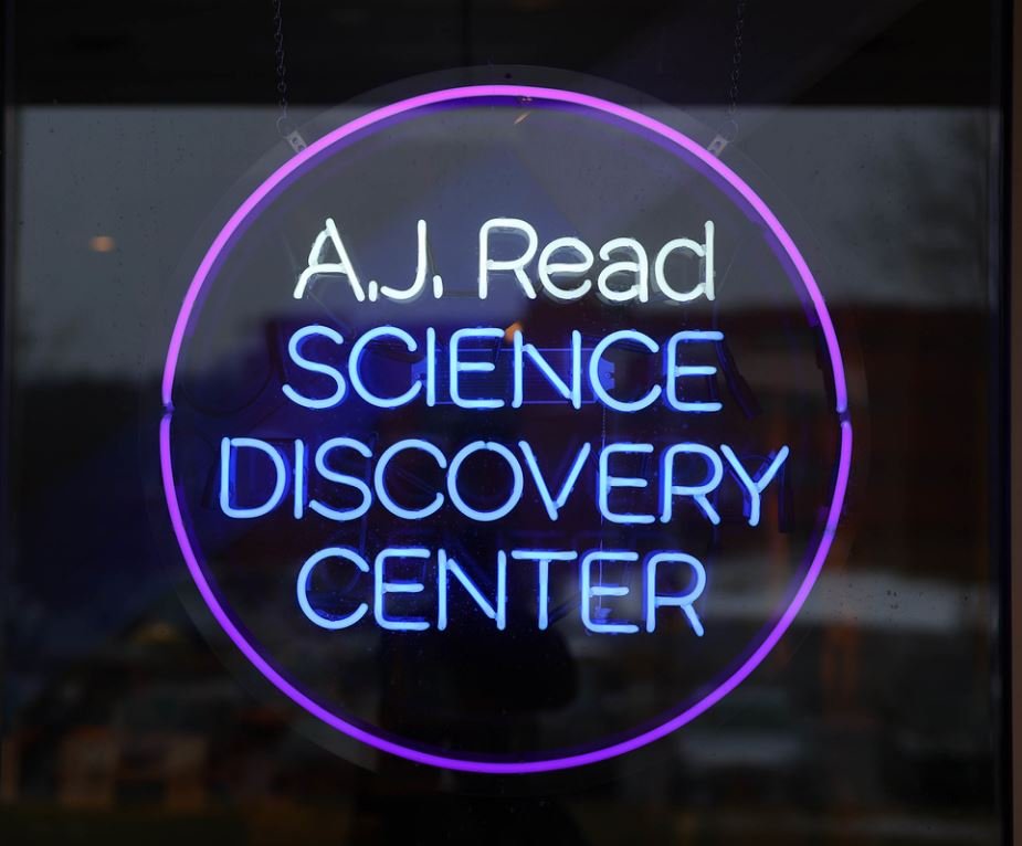 SUNY Oneonta Pillars