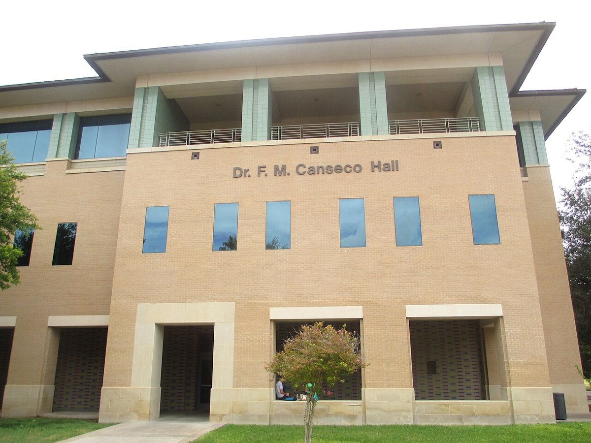 MVI 3066 TAMIU Performing Arts Building