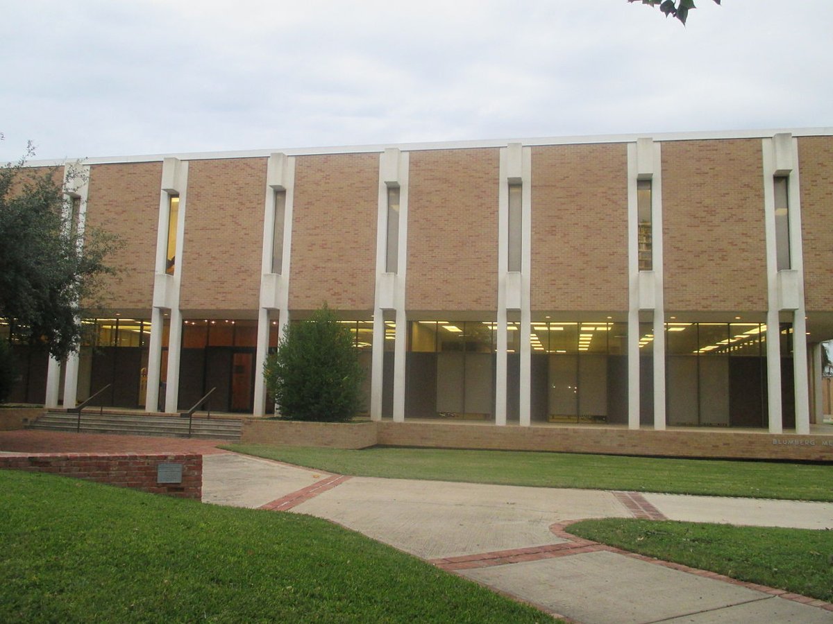 Blumberg Memorial Library, TLU, Seguin, TX IMG