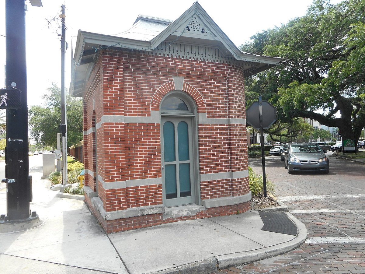 Gravity monument Tampa