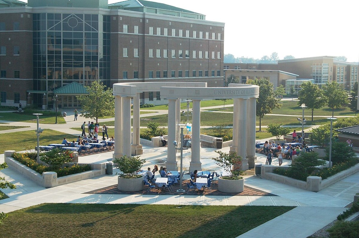 University of Illinois at Springfield campus, outside commons area-2009
