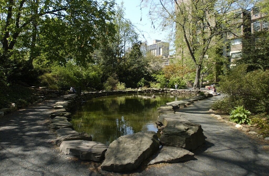University of Pennsylvania- its history, traditions, buildings and memorials- also a brief guide to Philadelphia
