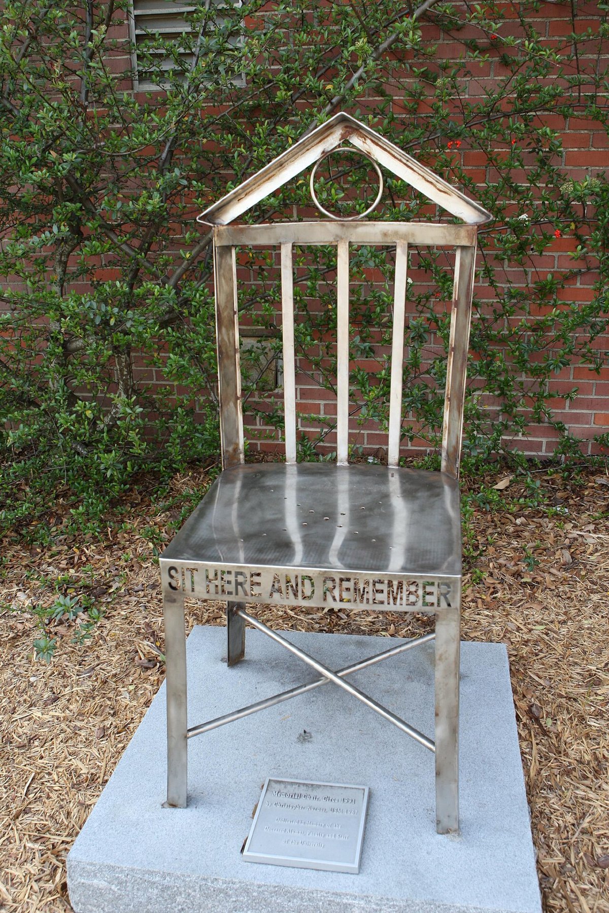 Secretary Perry with Govt Phil Bryant KSS2455