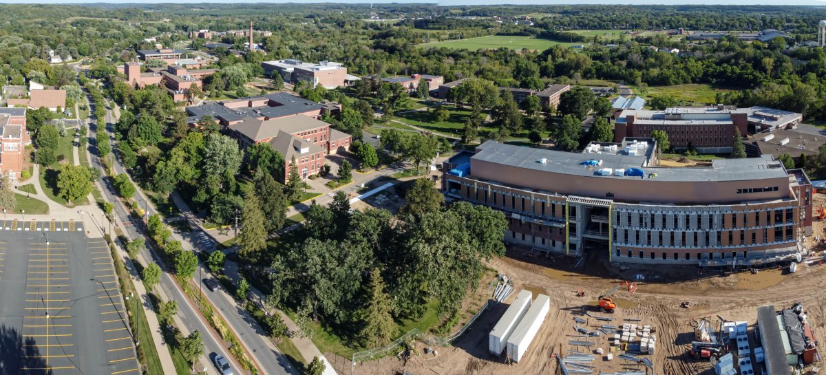 2009-0620-UW-RiverFalls-SouthHall