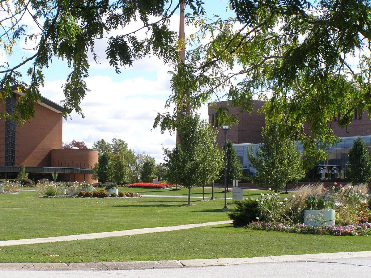 VU-OldCollegeBuilding-1918