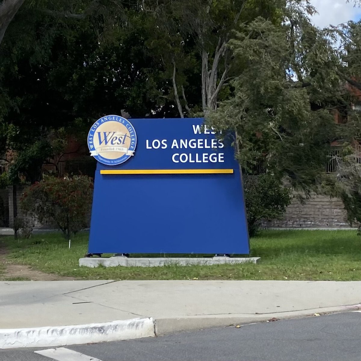 LA Skyline Mountains2