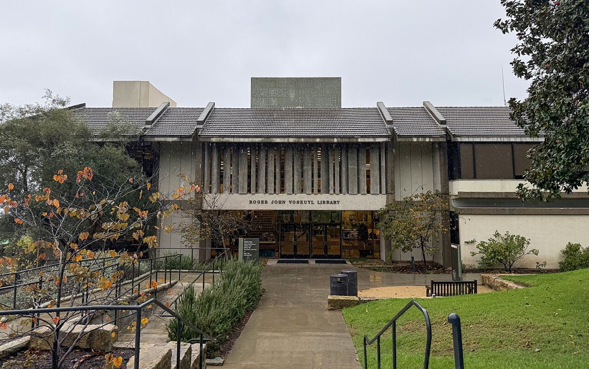 Roger John Voskuyl Library at Westmont College, Santa Barbara